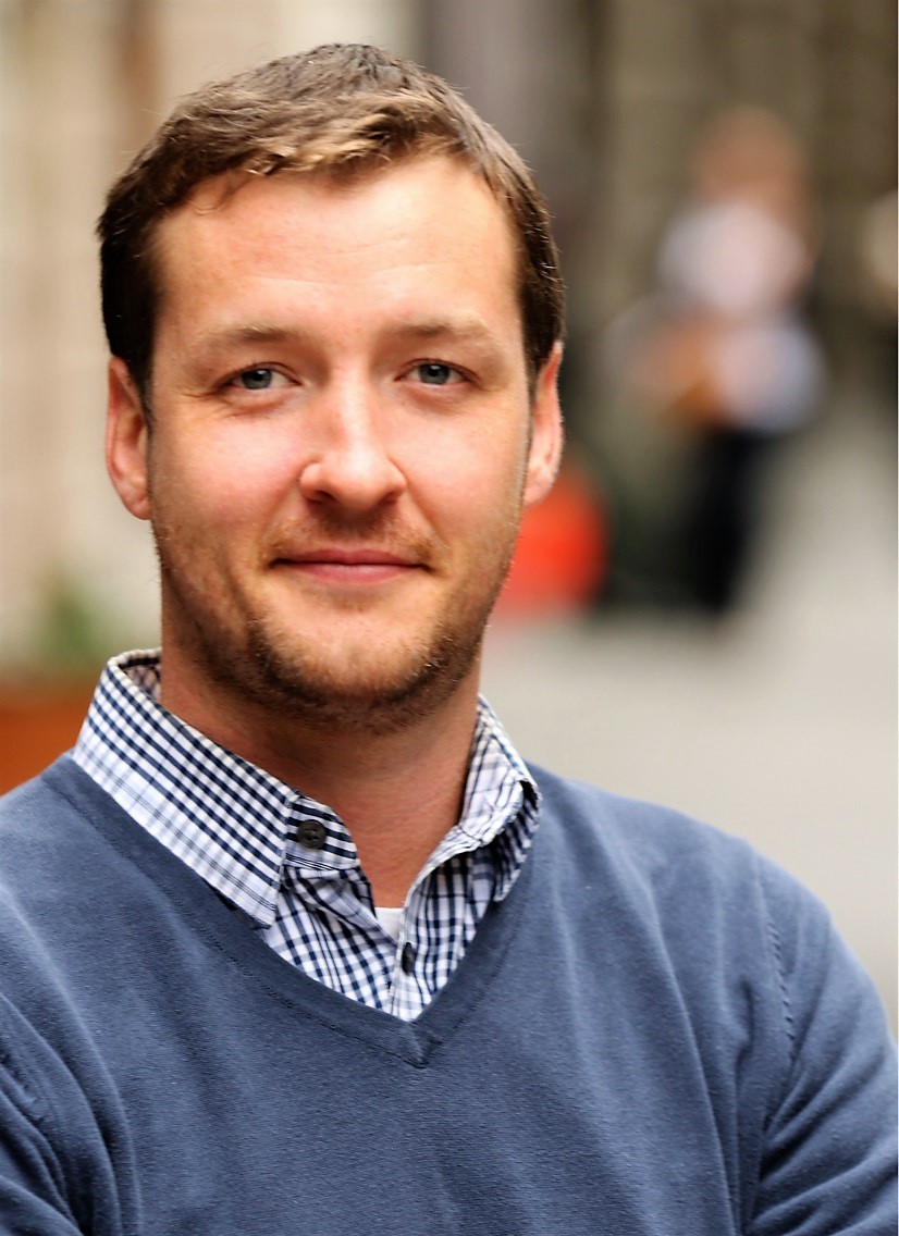 bd-headshot.jpg (201 KB)