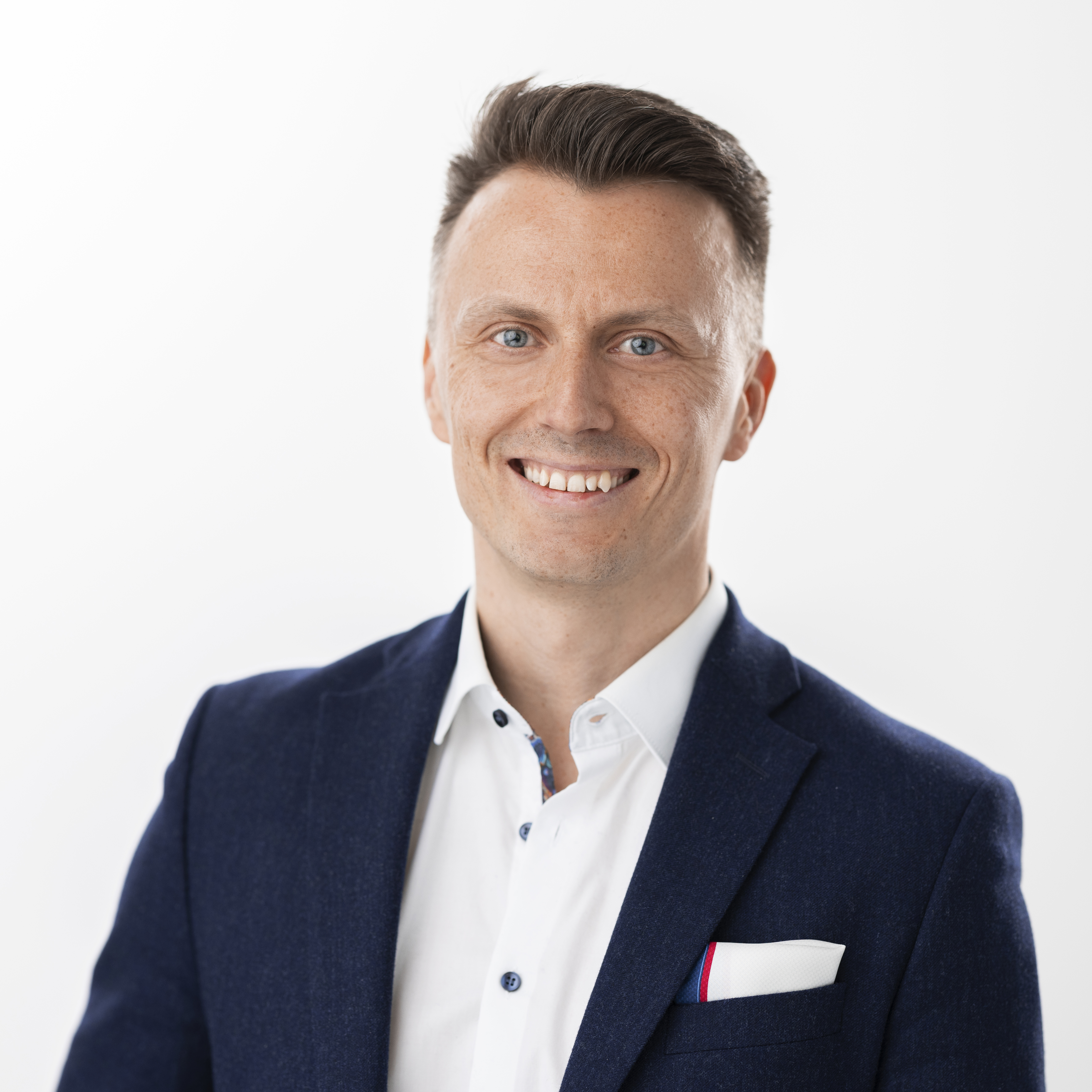 jukka-vetelaCC88inen.jpg (9.16 MB)