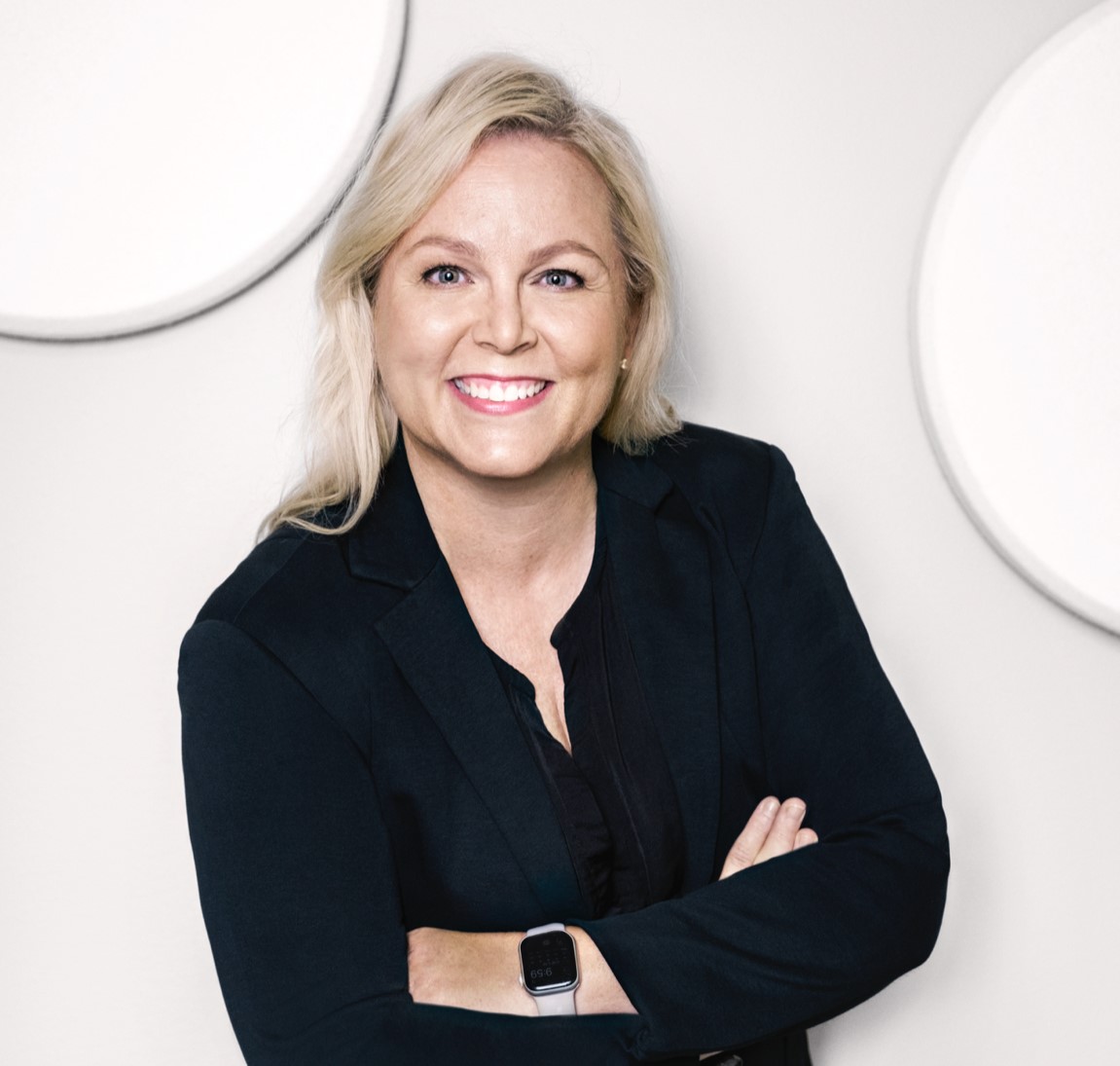 tiina-tikander-2024-pieni.jpeg