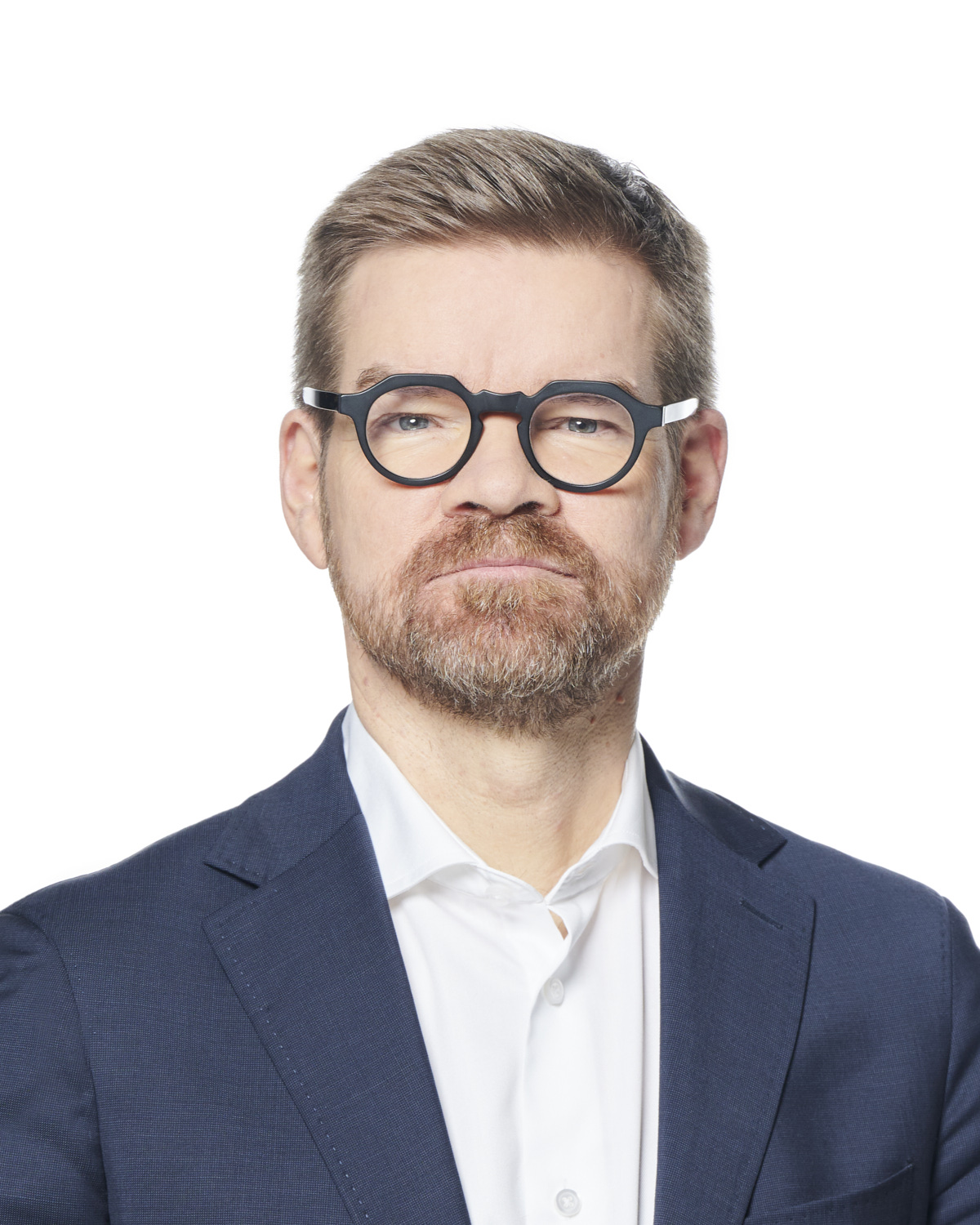 kari-005-portrait-3.jpg (402 KB)